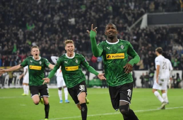 他甚至會幫 他甚至會幫