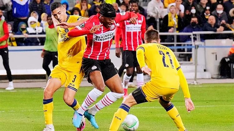 面对同组其 面对同组其