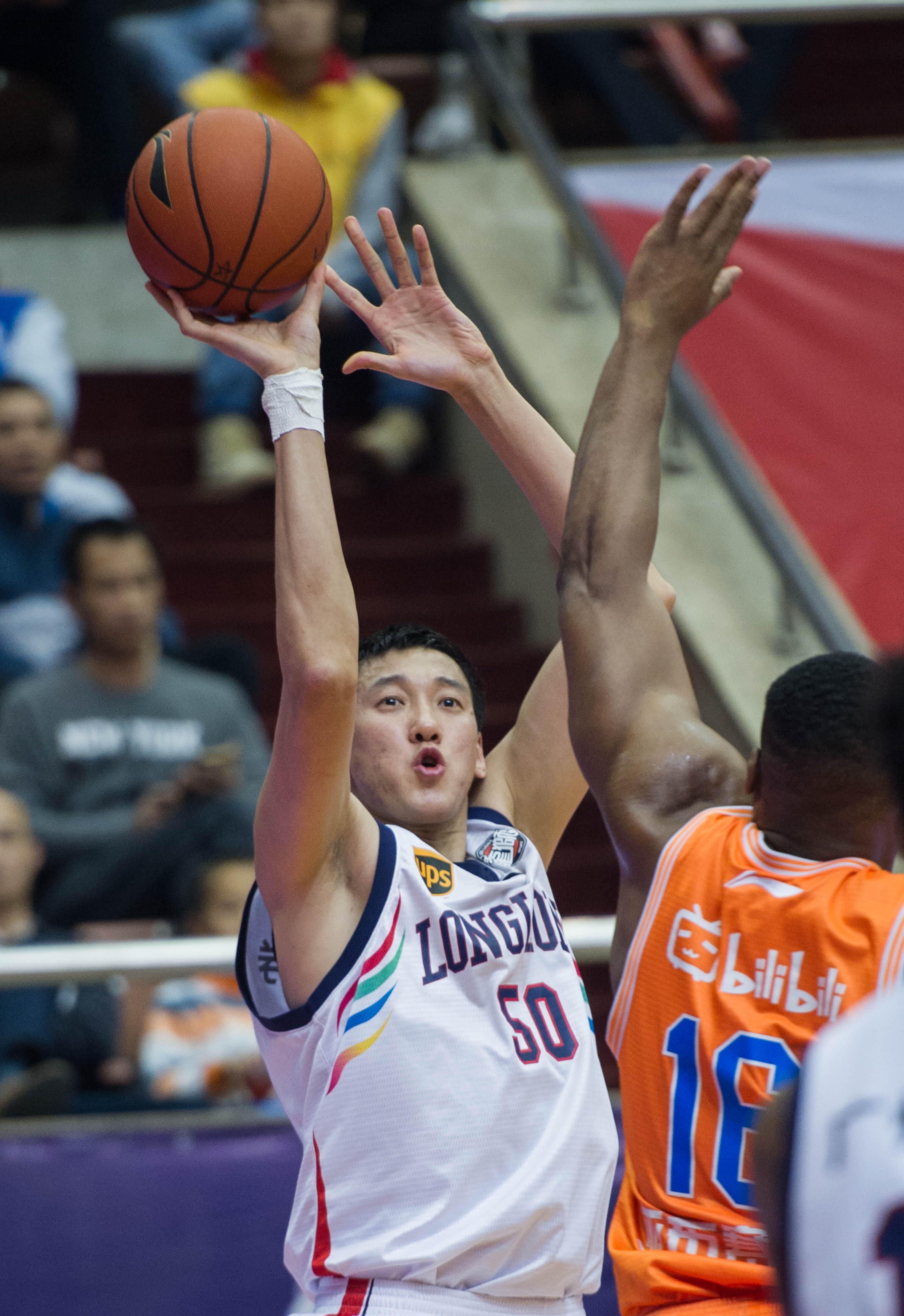 严重损害 严重损害